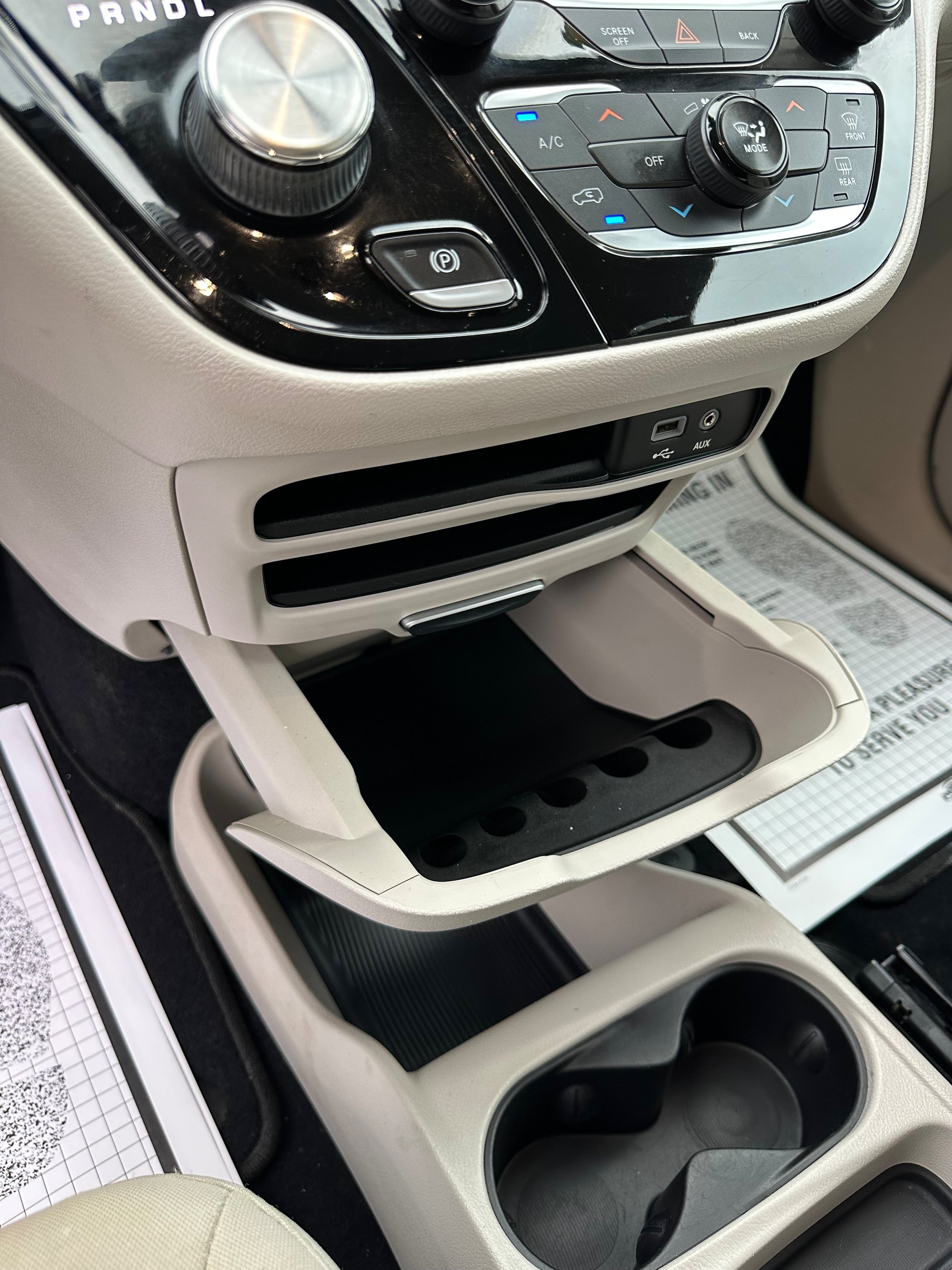 Used 2017 Chrysler Pacifica LX FWD image 15