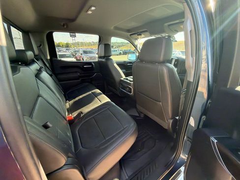 Used 2022 GMC Sierra 1500 SLT AWD/4WD image 17