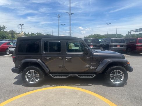 Used 2020 Jeep Wrangler Unlimited Sahara AWD/4WD image 7