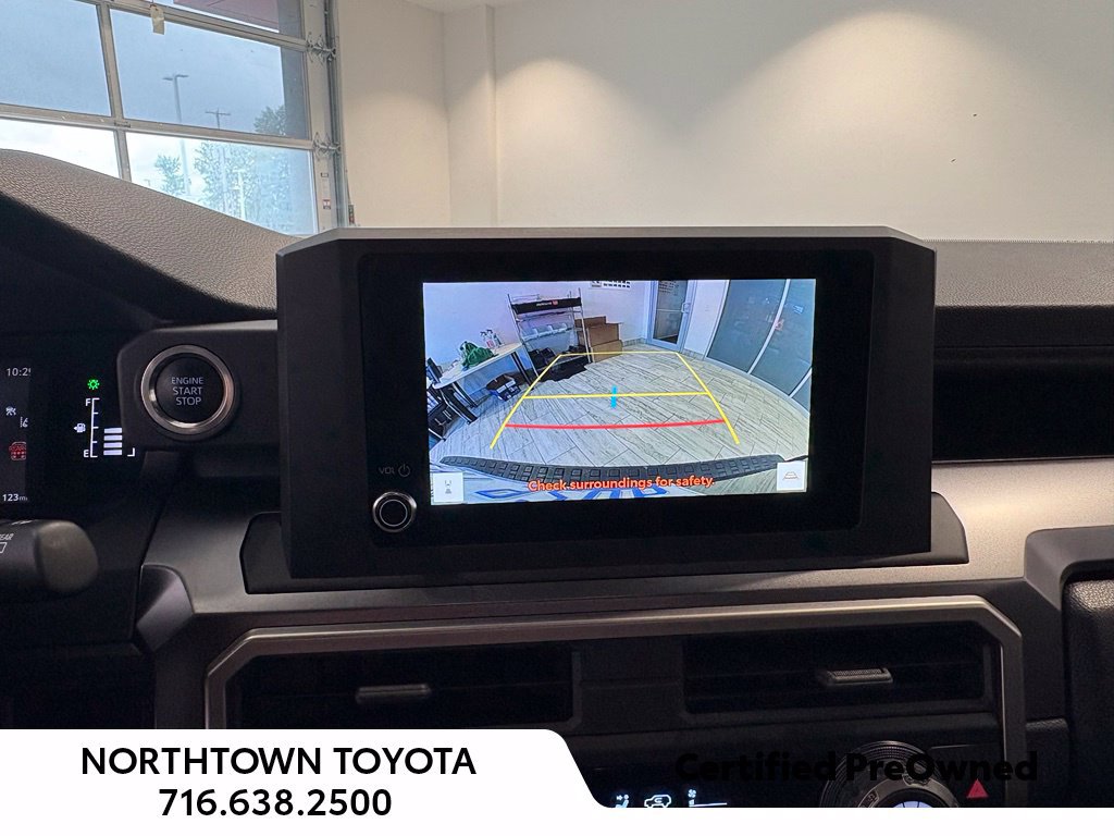 Used 2025 Toyota 4Runner SR5 AWD/4WD image 26