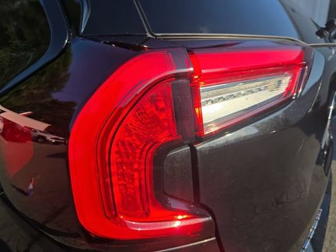 Used 2024 GMC Terrain SLT AWD/4WD image 35