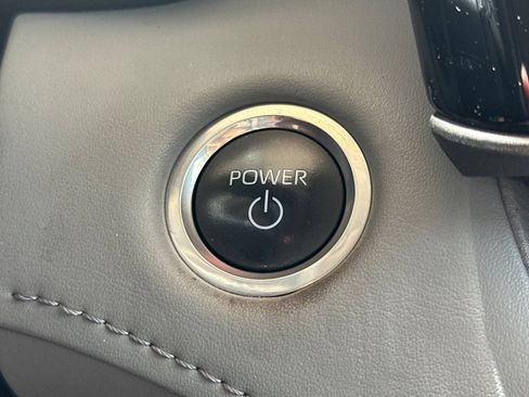 Certified 2024 Toyota Highlander XLE FWD image 27