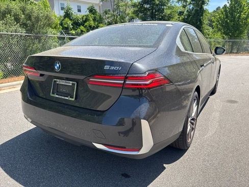 Used 2025 BMW 530i image 5