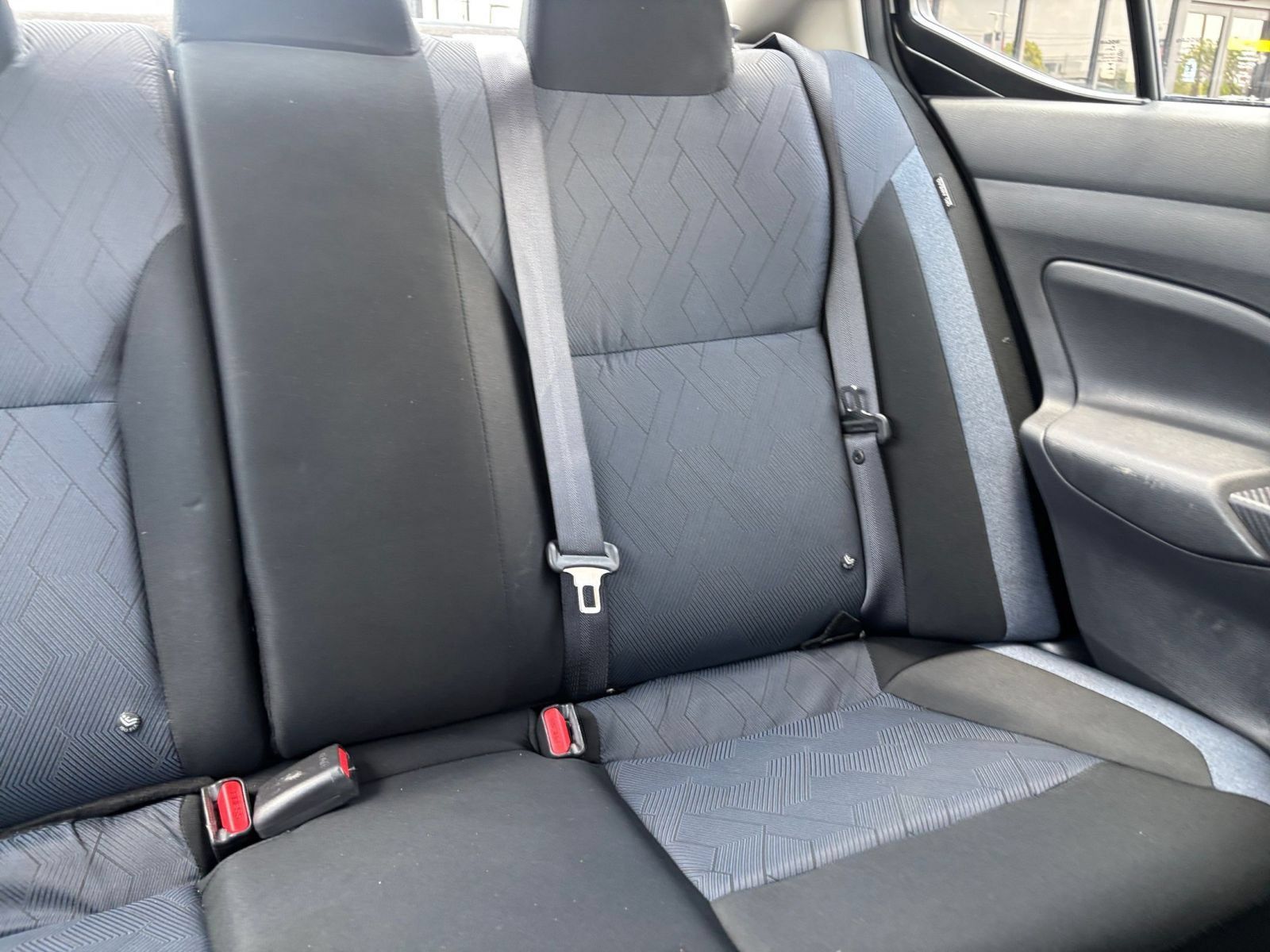Used 2025 Nissan Versa SV FWD image 34