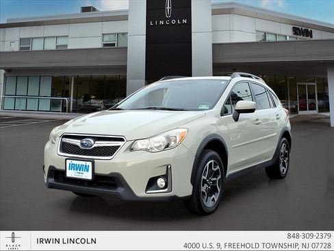 Used 2017 Subaru Crosstrek 2.0i Premium image 4