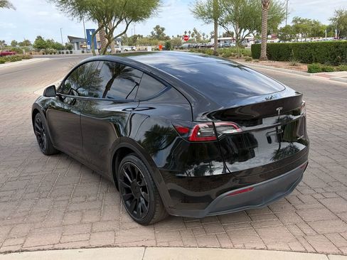 Used 2023 Tesla Model Y Long Range AWD/4WD image 4