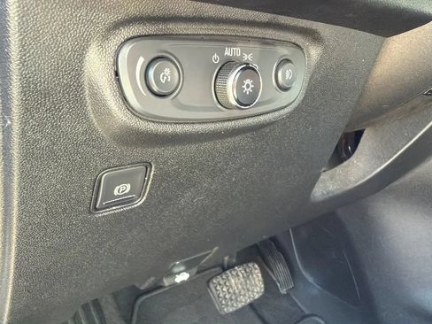 Used 2019 GMC Terrain SLT AWD/4WD image 22