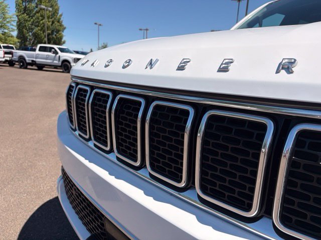 Used 2022 Jeep Wagoneer Series III AWD/4WD image 5