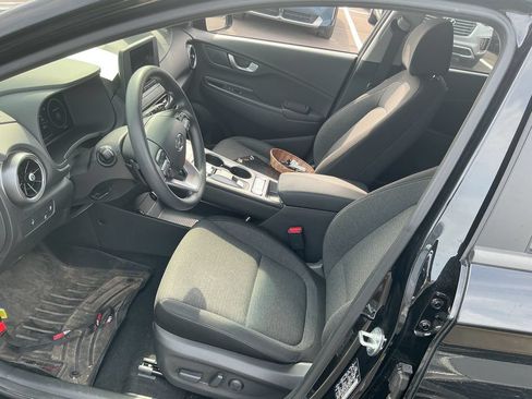 Used 2023 Hyundai Kona SE w/ Cargo Package FWD image 5