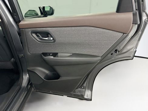 Used 2023 Nissan Rogue SV AWD/4WD image 30