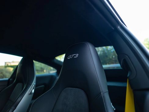 Used 2015 Porsche 911 GT3 RWD image 32