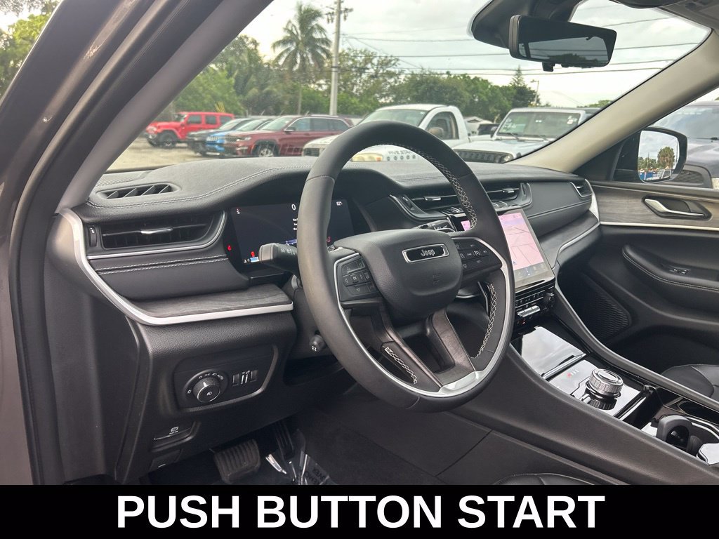 Certified 2023 Jeep Grand Cherokee L Limited w/ Luxury Tech Group II AWD/4WD image 11