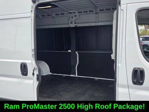 Used 2025 RAM ProMaster 2500 w/ Convenience Group FWD image 14