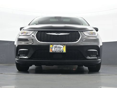 Used 2023 Chrysler Pacifica Limited FWD image 23