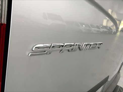 Used 2017 Mercedes-Benz Sprinter 2500 image 31