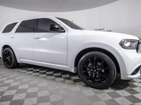Used 2020 Dodge Durango SXT image 3