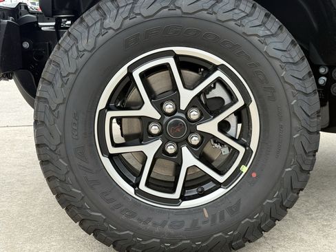 New 2026 Jeep Wrangler Unlimited Rubicon AWD/4WD image 9