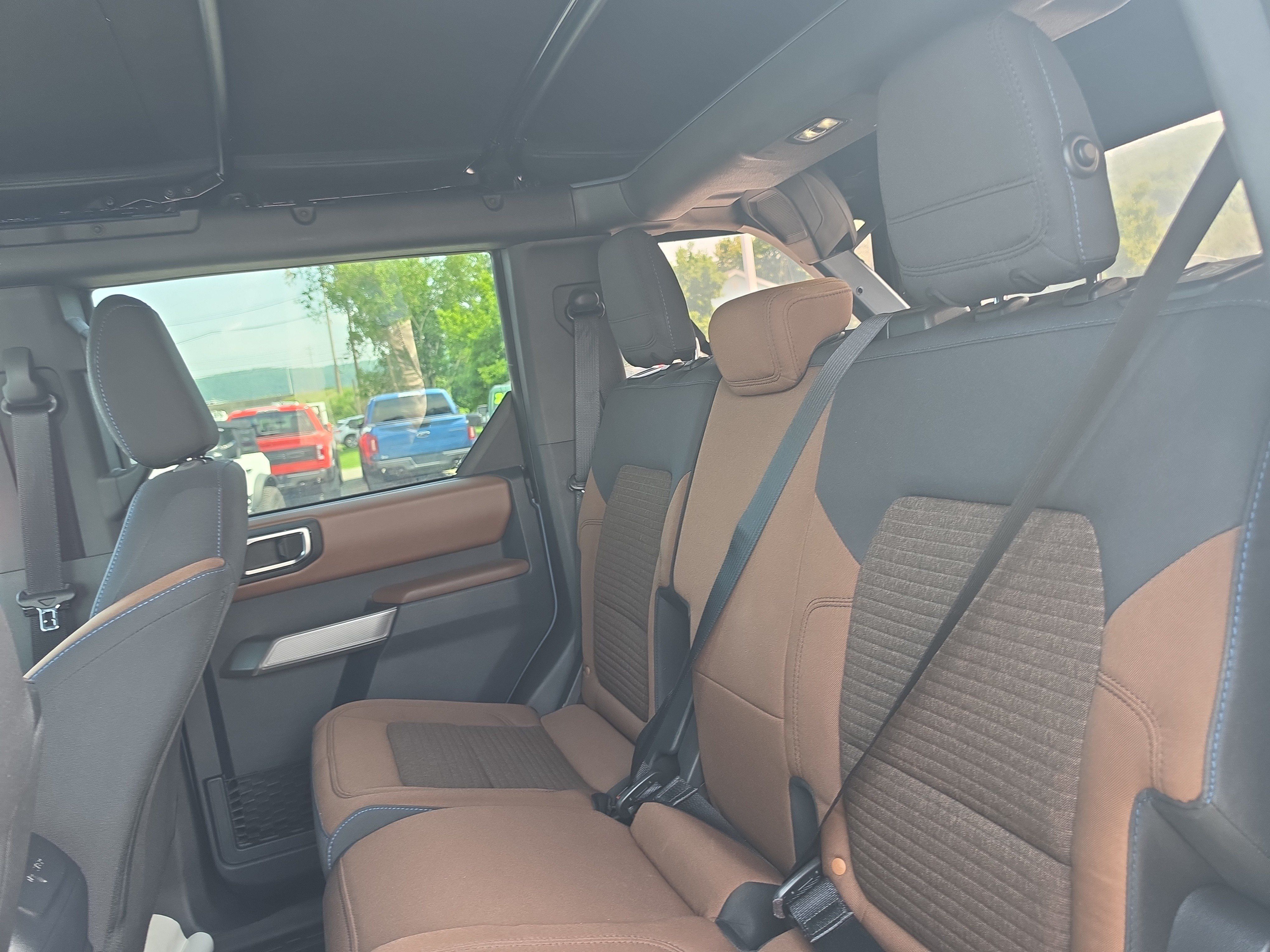 Used 2023 Ford Bronco Outer Banks AWD/4WD image 15
