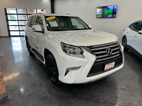 Used 2018 Lexus GX 460 Premium w/ Premium Package image 3
