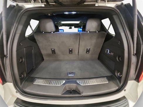 Certified 2024 Chevrolet Tahoe High Country w/ Advanced Technology Package image 25