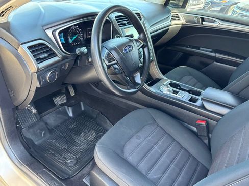 Used 2019 Ford Fusion SE AWD/4WD image 12