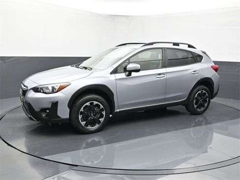 Used 2023 Subaru Crosstrek 2.0i Premium image 2