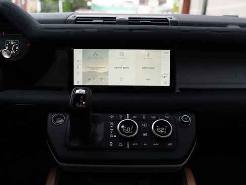 Used 2024 Land Rover Defender 110 S AWD/4WD image 57
