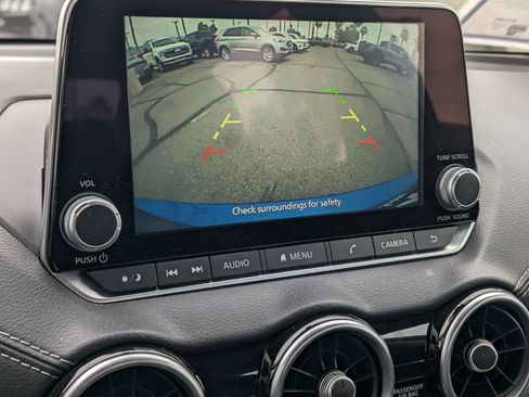 Used 2022 Nissan Sentra SV image 11