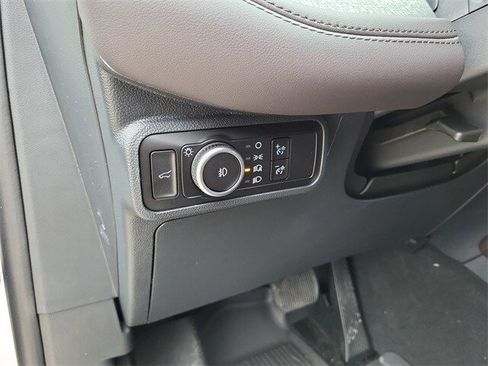 New 2026 Ford Explorer Platinum image 14