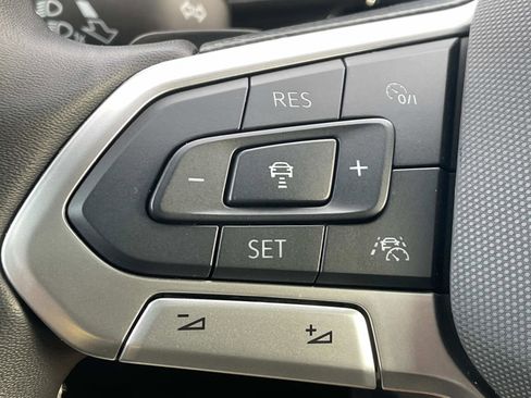 Certified 2025 Volkswagen Atlas SEL image 24