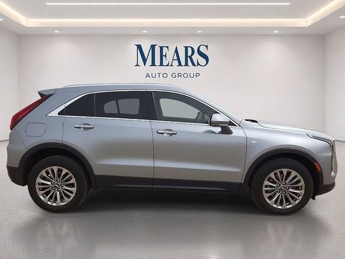 Used 2024 Cadillac XT4 Premium Luxury AWD/4WD image 6