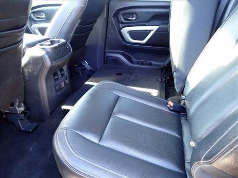 Used 2020 Nissan Titan SL w/ Moonroof Package image 9