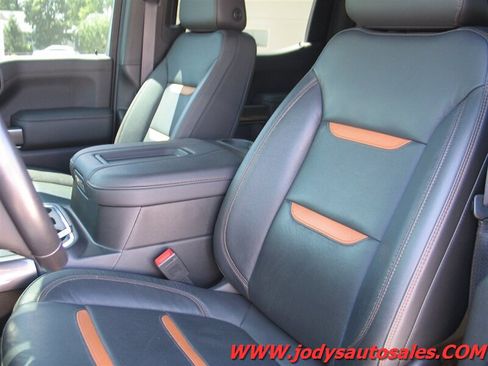 Used 2021 GMC Sierra 1500 AT4 w/ AT4 Premium Package AWD/4WD image 6