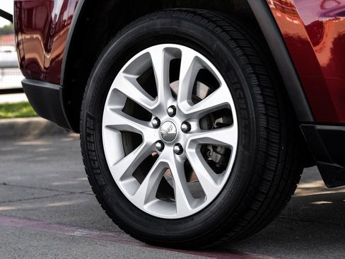 Used 2017 Jeep Grand Cherokee Limited image 65