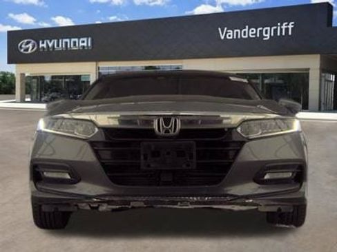Used 2019 Honda Accord EX image 3