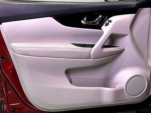 Used 2022 Nissan Rogue Sport SL image 20