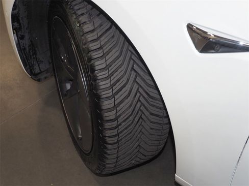 Used 2020 Tesla Model 3 Standard Range Plus image 23