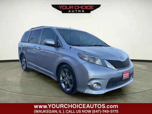 Used 2014 Toyota Sienna SE image 3