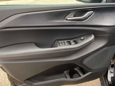 New 2025 Jeep Grand Cherokee Altitude image 39