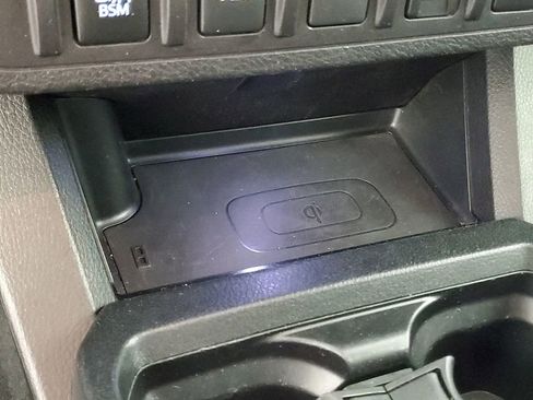 Used 2017 Toyota Tacoma SR image 19