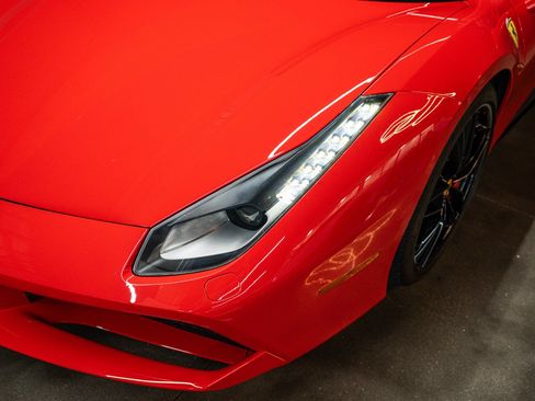 Used 2018 Ferrari 488 Spider RWD image 12