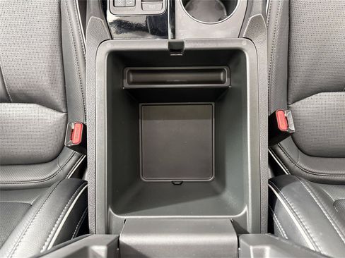 Used 2024 Honda Pilot Elite image 34