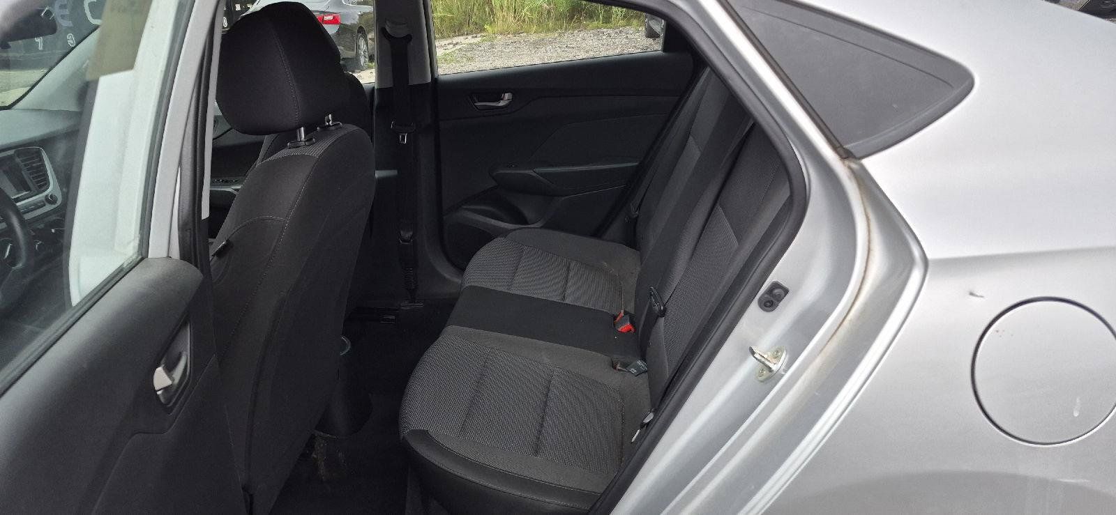Used 2020 Hyundai Accent SE FWD image 5