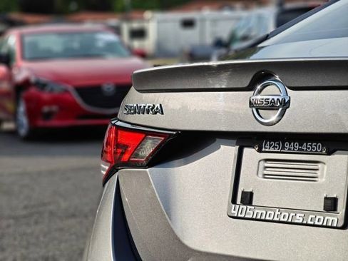 Used 2022 Nissan Sentra SR w/ SR Premium Package FWD image 8