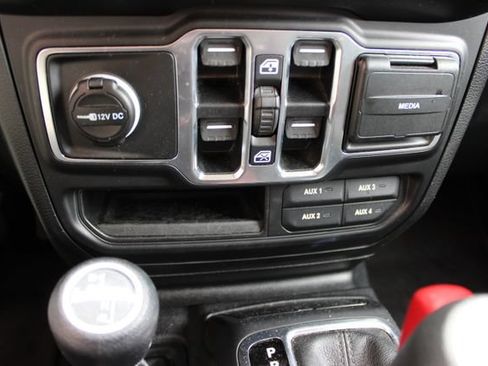 Used 2020 Jeep Gladiator Sport w/ Quick Order Package 24S AWD/4WD image 23