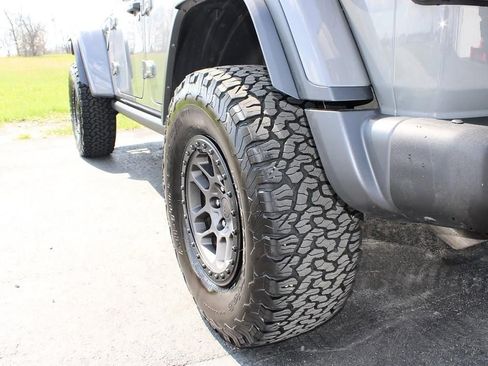 Used 2022 Jeep Wrangler Unlimited Rubicon w/ Xtreme Recon 35" Tire Package AWD/4WD image 12
