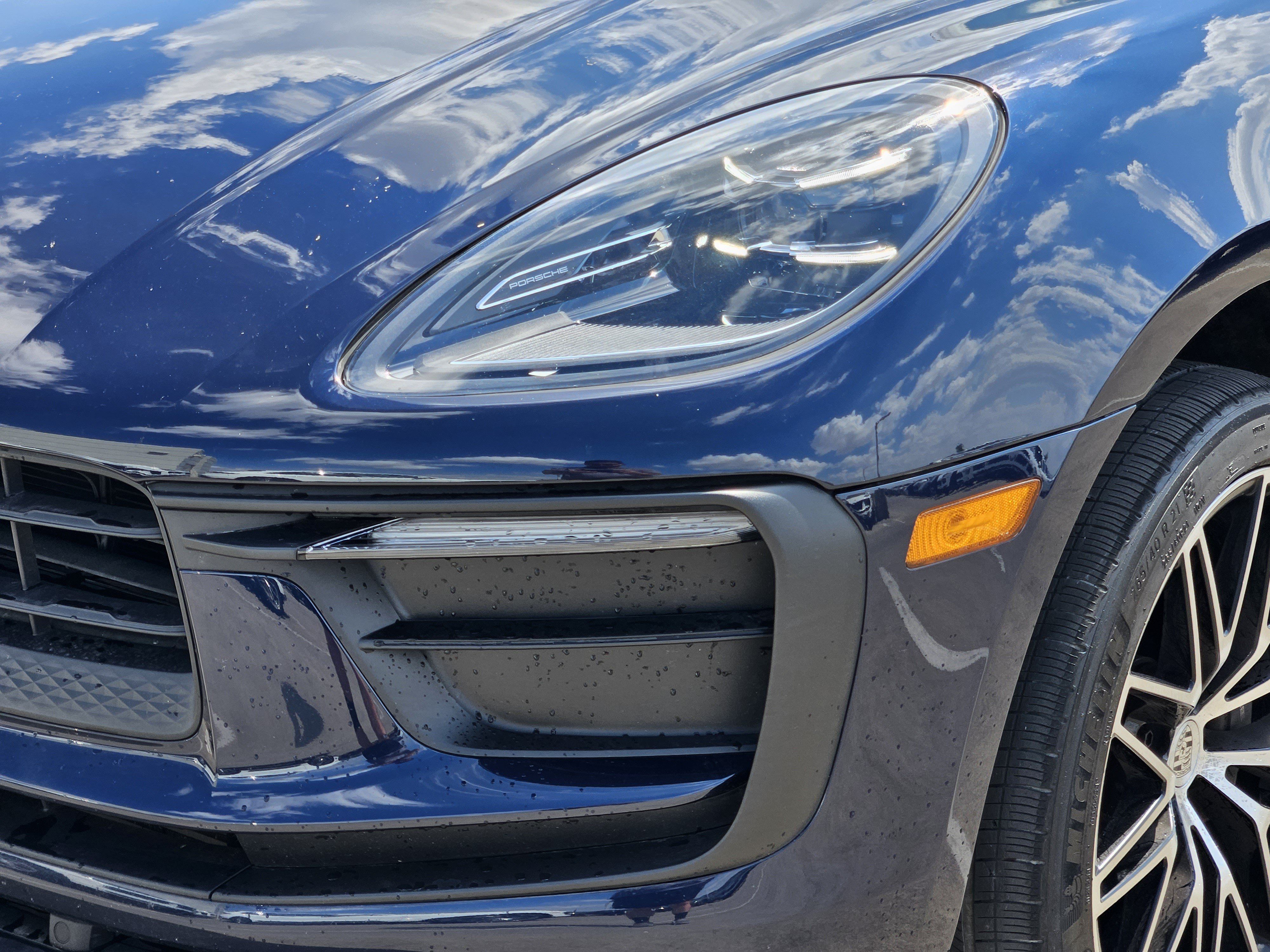Certified 2023 Porsche Macan AWD/4WD image 12