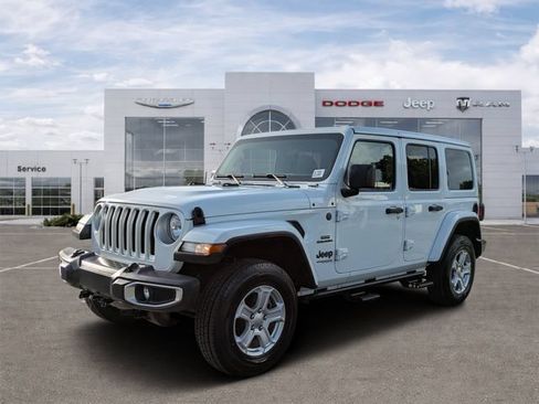 Certified 2018 Jeep Wrangler Unlimited Sahara AWD/4WD image 5