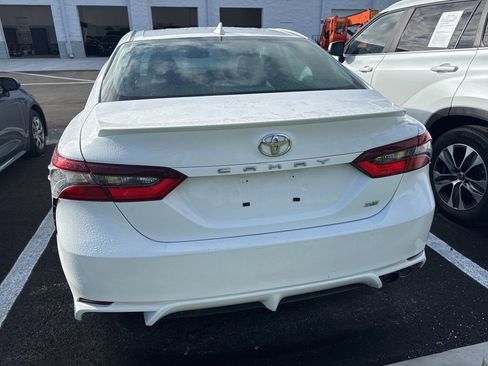 Used 2024 Toyota Camry SE w/ Convenience Package image 5