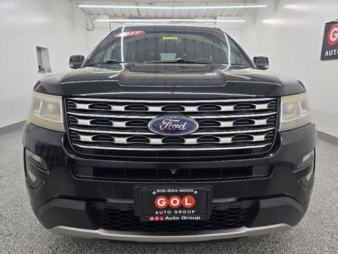 Used 2017 Ford Explorer Limited FWD image 2